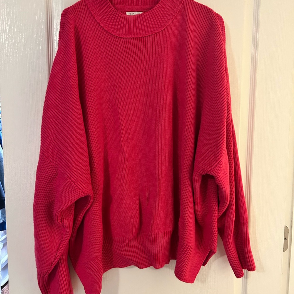NWOT TCEC Vibrant Pink Oversized Knit Sweater